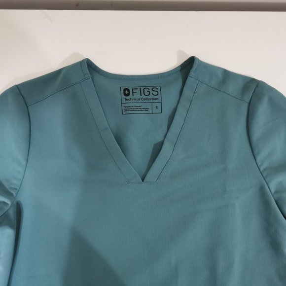 Women's FIGS Casma Three-Pocket Scrub Top | Color Cactus | Size S - Picture 2 of 14